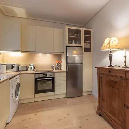 Apartman Gaztelu By People